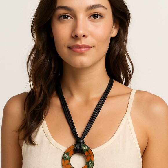 Boho Floral Resin Pendant Necklace Black Cord Adjustable Unbranded - Picture 1 of 6
